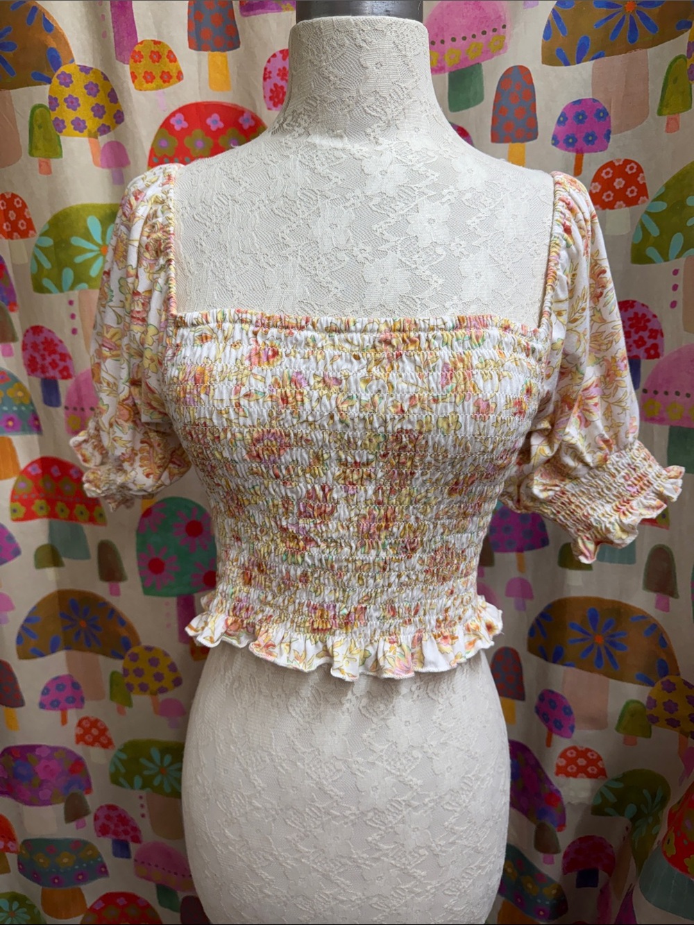 Billabong Floral Off Shoulder Crop Top. Large